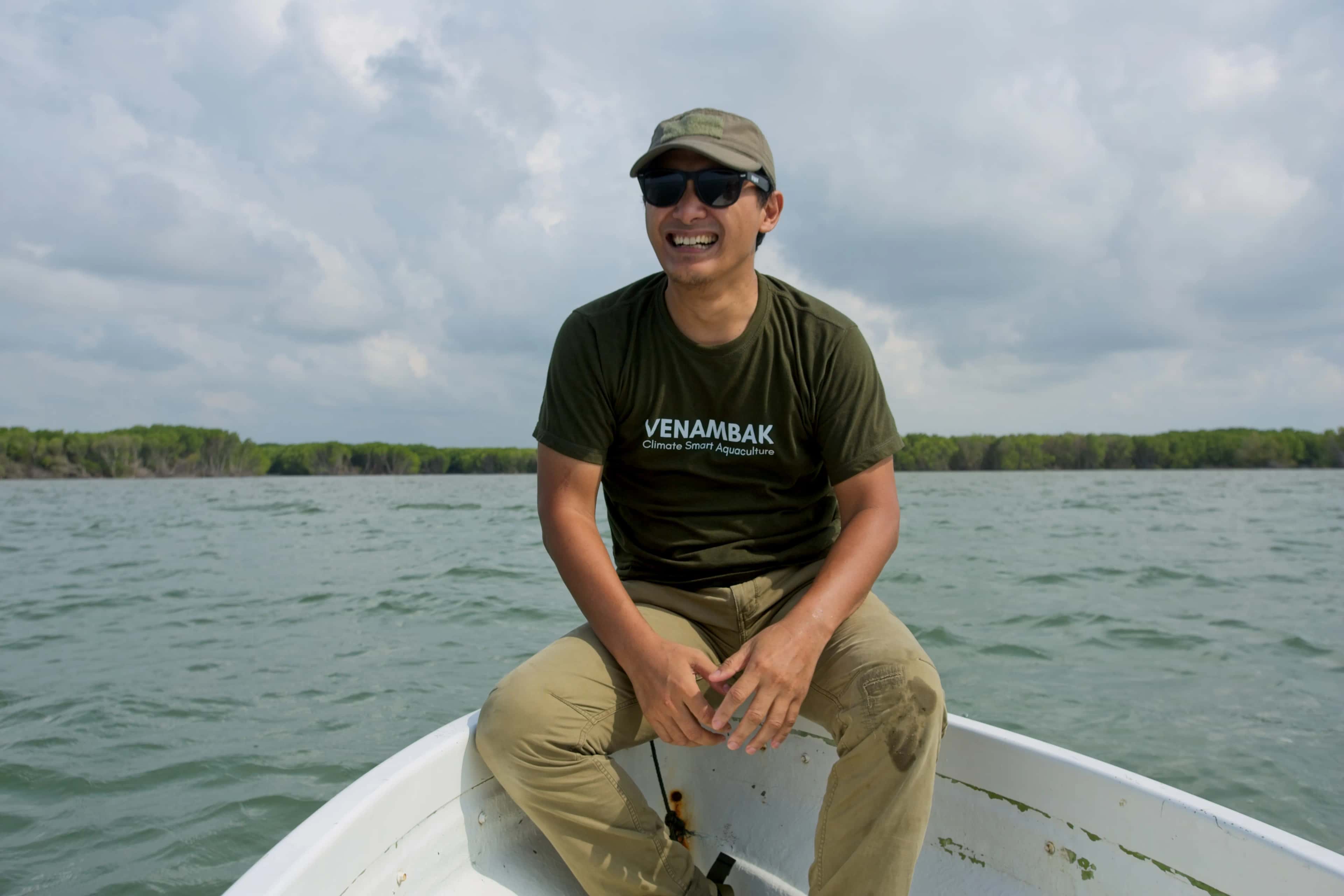 Penanaman Mangrove Bersama VENAMBAK