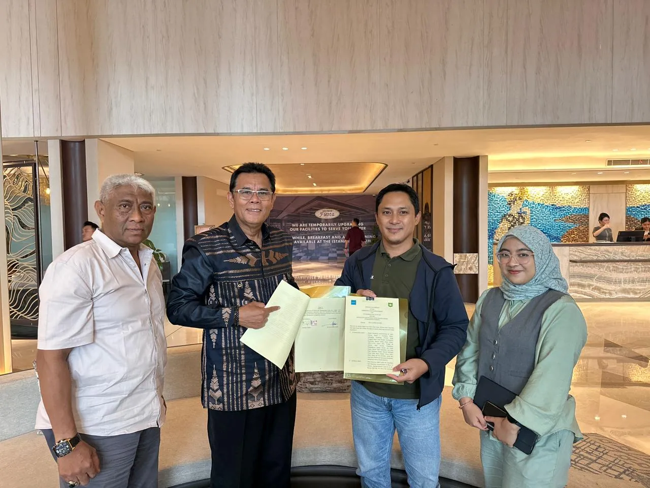 Penandatanganan MoU Bupati Sumbawa & CEO VENAMBAK